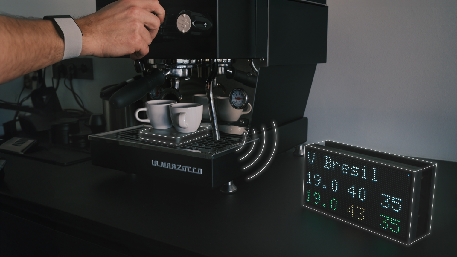 Low resolution led display connected to a coffee scale under an espresso machine via bluetooth